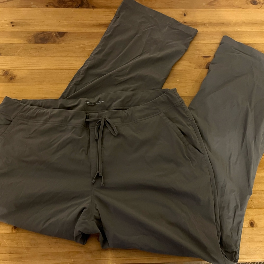 Woman’s Columbia Onmi Shield pants